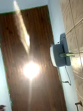 Snapshot of Luan__18 chatting on 11/25/25, 06:52 Luan 18 online show from 11/25/25, 06:52