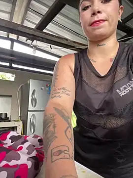 Lali HOtt online show from 04/23/26, 01:57