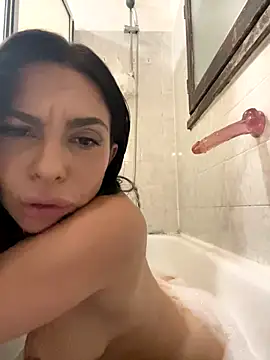 Snapshot of salvana chatting on 10/24/25, 06:26 salvana online show from 10/24/25, 06:26