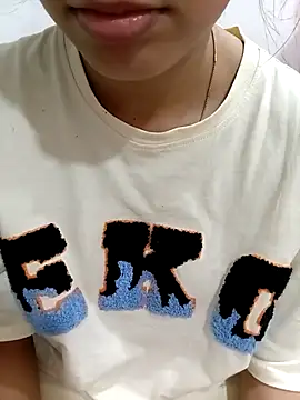 Snapshot of blueeyegirl22 chatting on 12/02/25, 11:04 blueeyegirl22 online show from 12/02/25, 11:04