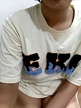 Snapshot of blueeyegirl22 chatting on 12/04/25, 07:22 blueeyegirl22 online show from 12/04/25, 07:22