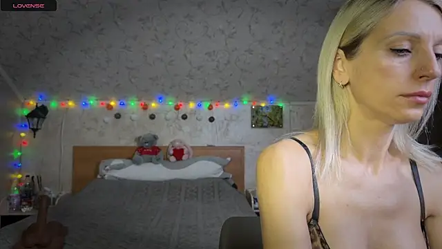 CleoSecret online show from 12/17/25, 04:18