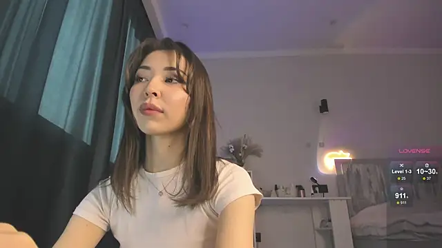 Snapshot of devaivy chatting on 09/15/25, 10:37 devaivy online show from 09/15/25, 10:37