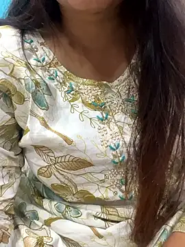 Snapshot of Naughty-Kamini chatting on 09/28/25, 04:45 Naughty-Kamini online show from 09/28/25, 04:45