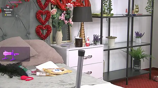 LolaButtie online show from 02/27/26, 07:08