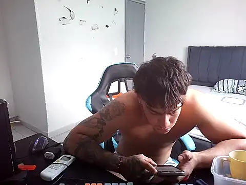 Snapshot of latin_party007 chatting on 04/13/26, 05:18 latin party007 online show from 04/13/26, 05:18