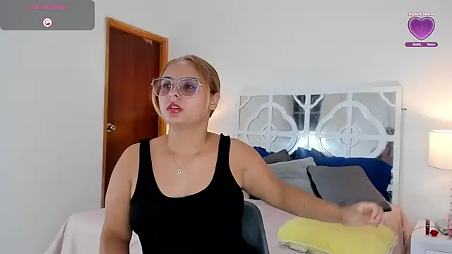 MikaelaStone online show from 09/22/25, 12:40