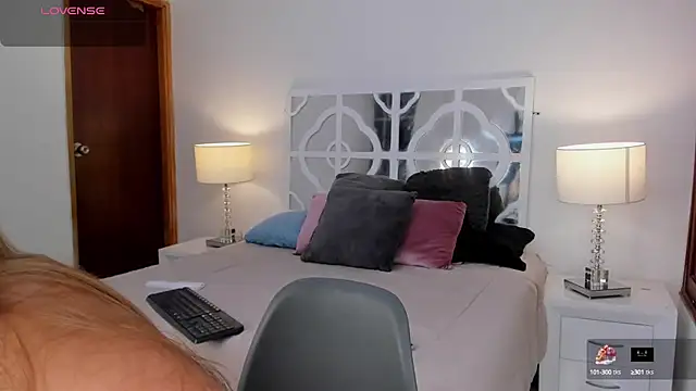 MikaelaStone online show from 10/16/25, 12:28