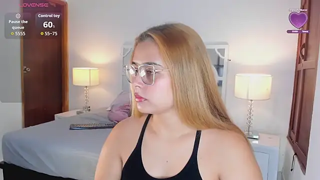 MikaelaStone online show from 11/19/25, 11:43