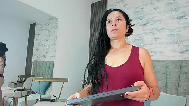 ShanelEvans online show from 01/12/26, 02:55