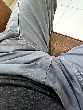 Snapshot of fena-sikerimmm chatting on 11/23/25, 01:22 fena-sikerimmm online show from 11/23/25, 01:22