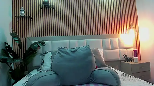 KattyBonnie online show from 12/01/25, 07:41