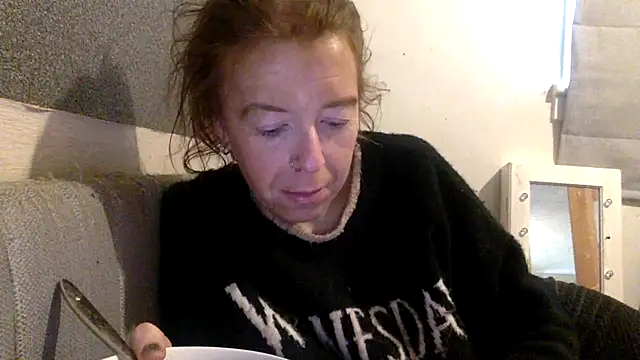 Snapshot of Bellababexox chatting on 05/01/26, 04:11 Bellababexox online show from 05/01/26, 04:11