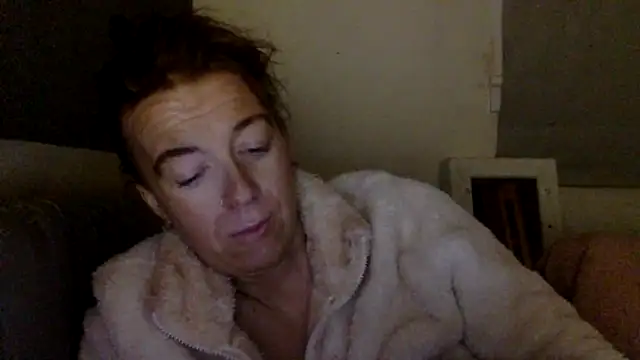 Snapshot of Bellababexox chatting on 05/18/26, 04:07 Bellababexox online show from 05/18/26, 04:07