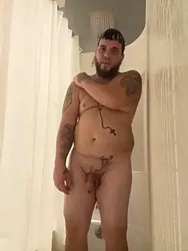 LuisBellaco online show from 10/28/25, 03:54