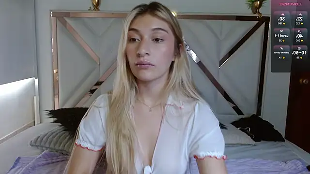 Snapshot of SophiaaLee chatting on 11/17/25, 04:46 SophiaaLee online show from 11/17/25, 04:46