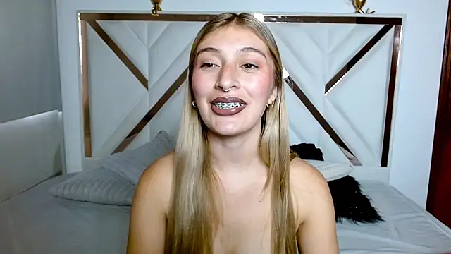 Snapshot of SophiaaLee chatting on 02/14/26, 09:44 SophiaaLee online show from 02/14/26, 09:44