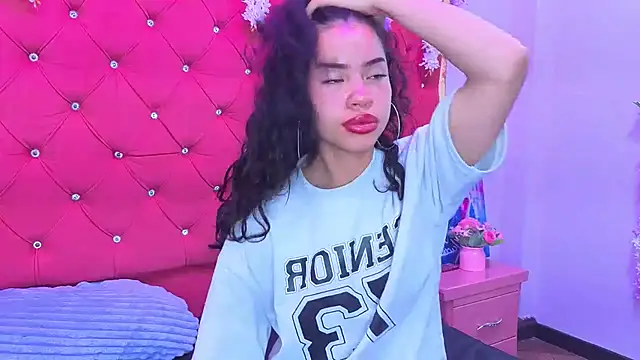 Nanis James online show from 11/25/25, 02:55