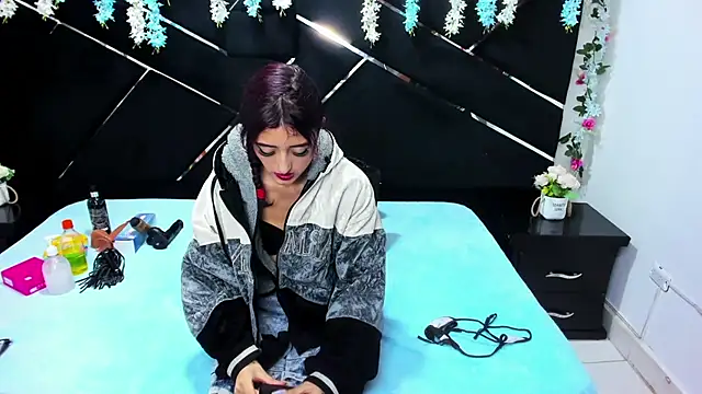 Snapshot of _Maleja_19_ chatting on 11/06/25, 02:56 Maleja 19 online show from 11/06/25, 02:56