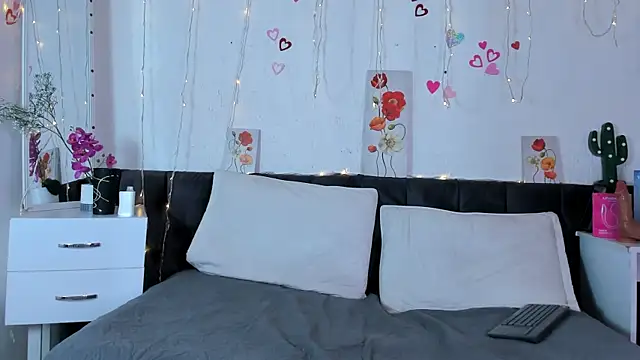 Snapshot of AmaraMoon_ chatting on 11/05/25, 07:14 AmaraMoon online show from 11/05/25, 07:14