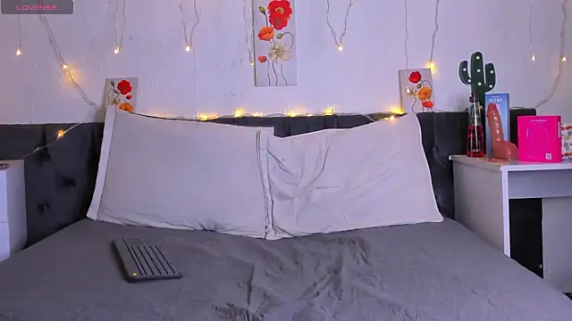 Snapshot of AmaraMoon_ chatting on 11/09/25, 12:47 AmaraMoon online show from 11/09/25, 12:47