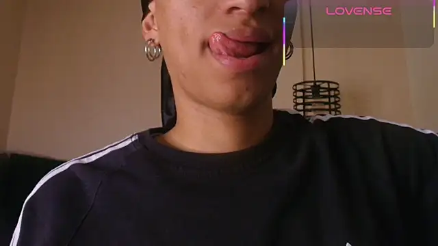 Snapshot of Dom_venena chatting on 09/18/25, 07:49 Dom venena online show from 09/18/25, 07:49