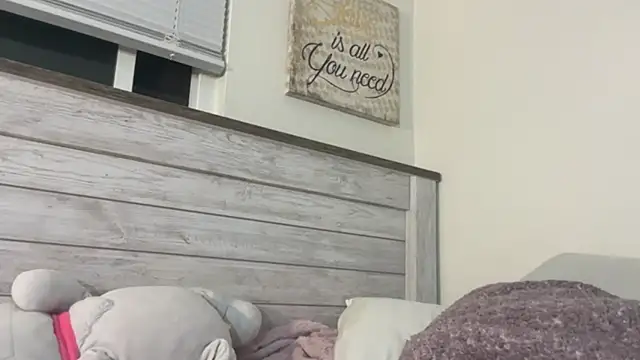 Julietserenity online show from 10/15/25, 07:52