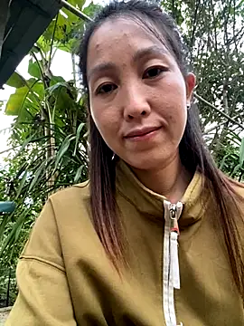 Snapshot of Huong-Ly chatting on 09/18/25, 11:01 Huong-Ly online show from 09/18/25, 11:01