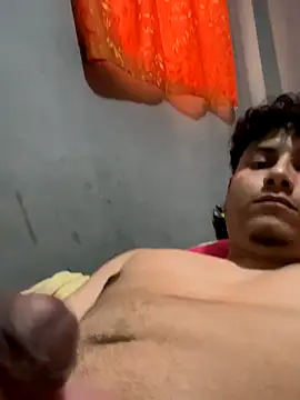 Snapshot of Aaron--GG chatting on 10/20/25, 08:42 Aaron--GG online show from 10/20/25, 08:42