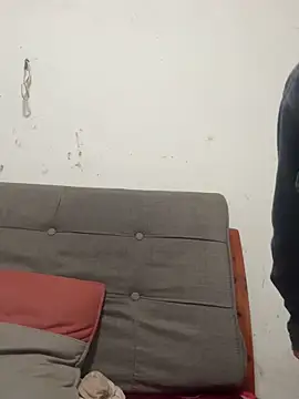 crhong666 online show from 04/17/26, 01:19