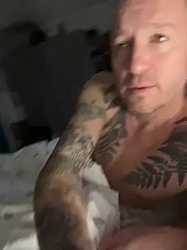 Snapshot of LesAmantsAE2 chatting on 01/17/26, 07:13 LesAmantsAE2 online show from 01/17/26, 07:13