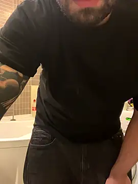 Snapshot of JeffryBoy36 chatting on 10/08/25, 11:02 JeffryBoy36 online show from 10/08/25, 11:02