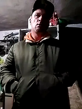 Snapshot of Fredry111 chatting on 10/05/25, 01:59 Fredry111 online show from 10/05/25, 01:59