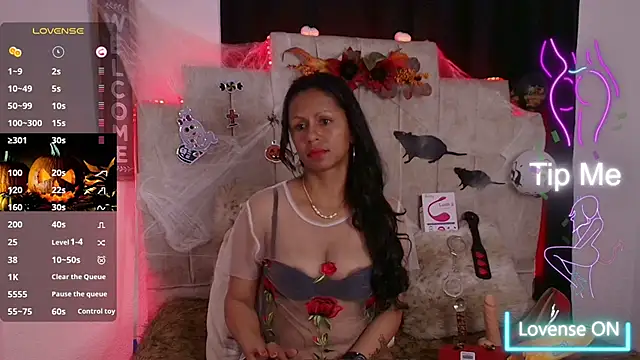 Snapshot of Catherine_mature45 chatting on 10/18/25, 06:41 Catherine mature45 online show from 10/18/25, 06:41