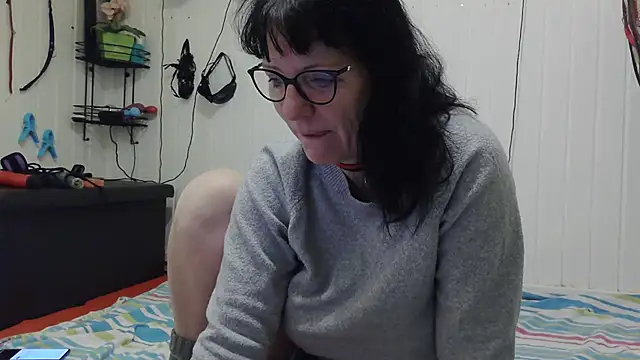 Snapshot of honey47 chatting on 11/23/25, 10:37 honey47 online show from 11/23/25, 10:37