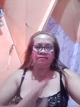 Snapshot of vickyhot1966 chatting on 06/14/26, 09:50 vickyhot1966 online show from 06/14/26, 09:50