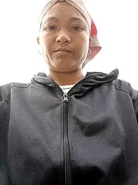 Snapshot of Love-Mama33 chatting on 09/12/25, 12:11 Love-Mama33 online show from 09/12/25, 12:11