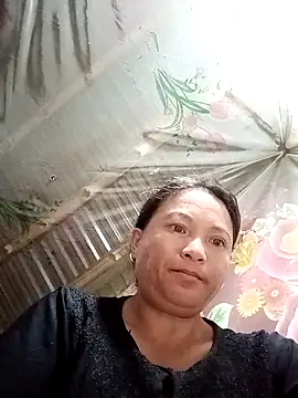 Snapshot of Love-Mama33 chatting on 09/26/25, 11:20 Love-Mama33 online show from 09/26/25, 11:20