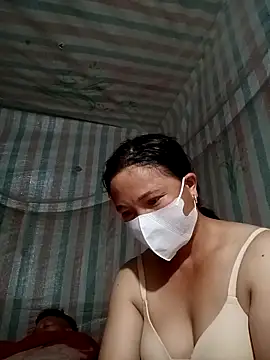 Snapshot of Love-Mama33 chatting on 10/09/25, 04:05 Love-Mama33 online show from 10/09/25, 04:05