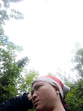 Snapshot of Love-Mama33 chatting on 10/11/25, 12:32 Love-Mama33 online show from 10/11/25, 12:32