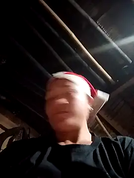 Snapshot of Love-Mama33 chatting on 10/14/25, 12:06 Love-Mama33 online show from 10/14/25, 12:06