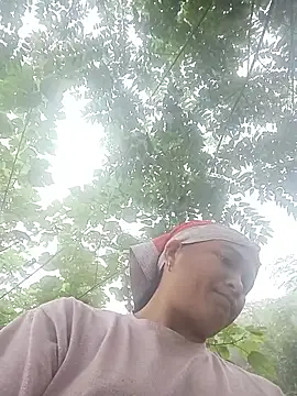 Snapshot of Love-Mama33 chatting on 10/25/25, 01:02 Love-Mama33 online show from 10/25/25, 01:02