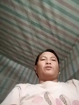 Snapshot of Love-Mama33 chatting on 10/25/25, 01:18 Love-Mama33 online show from 10/25/25, 01:18