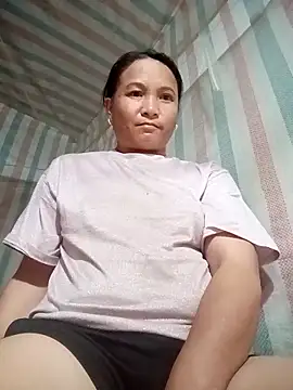 Snapshot of Love-Mama33 chatting on 10/26/25, 02:45 Love-Mama33 online show from 10/26/25, 02:45