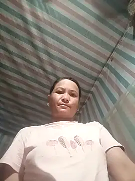 Snapshot of Love-Mama33 chatting on 10/27/25, 11:09 Love-Mama33 online show from 10/27/25, 11:09