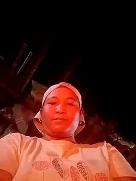 Snapshot of Love-Mama33 chatting on 10/29/25, 11:34 Love-Mama33 online show from 10/29/25, 11:34