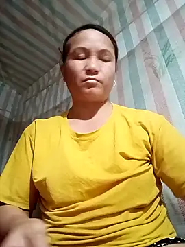 Snapshot of Love-Mama33 chatting on 11/04/25, 11:42 Love-Mama33 online show from 11/04/25, 11:42