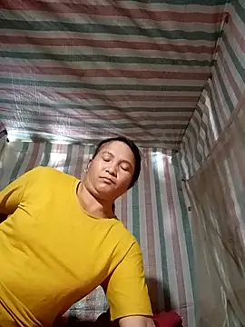 Snapshot of Love-Mama33 chatting on 11/04/25, 11:48 Love-Mama33 online show from 11/04/25, 11:48