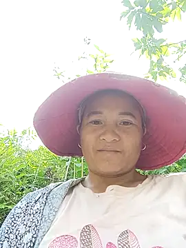 Snapshot of Love-Mama33 chatting on 11/07/25, 04:34 Love-Mama33 online show from 11/07/25, 04:34