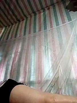 Snapshot of Love-Mama33 chatting on 11/10/25, 06:45 Love-Mama33 online show from 11/10/25, 06:45